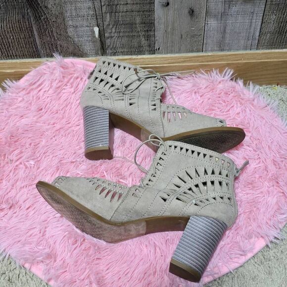 Top Moda Grey Tan Laser Cut Open Toe Heels Sz 10 - Picture 4 of 7